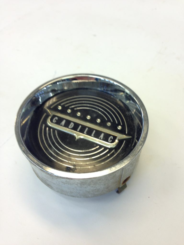 Emblem Cadillac.