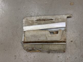 Dörrsida, vänster bak, 4 dörrars bilar