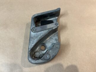 Dörrlåshona, Doorstriker, höger